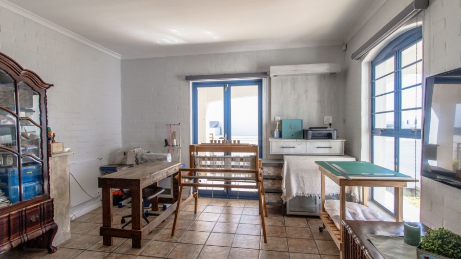 4 Bedroom Property for Sale in Paradise Beach Western Cape